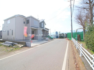 【前面道路含む現地写真】