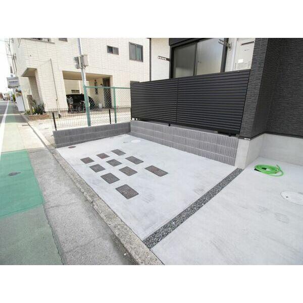 ハイツJ&Gの駐車場