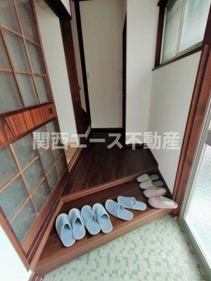 【玄関】 | 中石切町４丁目貸家