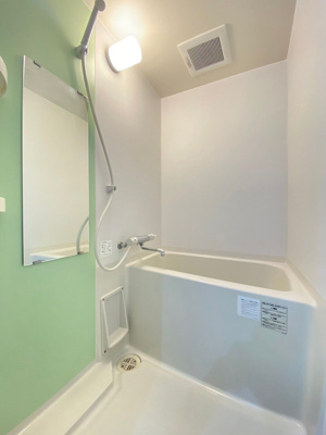 【浴室】 | サンフロンティエール | 別号室の写真になります。現況優先。