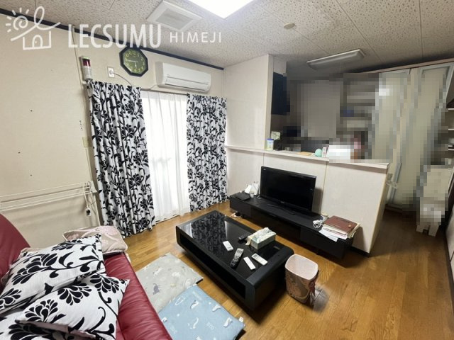 姫路市御国野町国分寺／店舗付住宅の居間・リビング