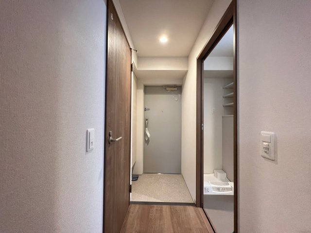 esteOeste難波元町の玄関
