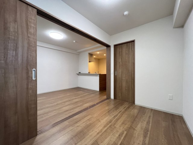 esteOeste難波元町の洋室
