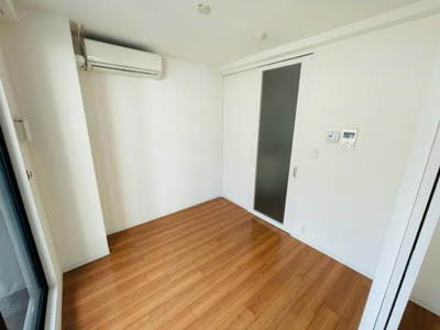 【居間・リビング】 | リビング・シングス大橋 | 別号室の写真になります。現況優先。