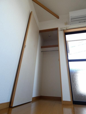 【収納】 | ティーファイブ吉塚 | 別号室の写真になります。現況優先。