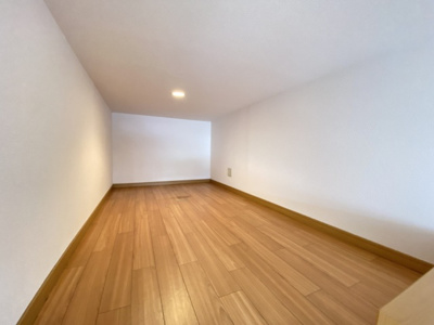 【洋室】 | コンフォートベネフィス周船寺 | 別号室の写真になります。現況優先。