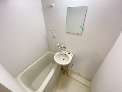 【洗面所】 | コンフォートベネフィス周船寺 | 別号室の写真になります。現況優先。