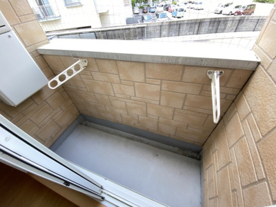 【バルコニー】 | コンフォートベネフィス周船寺 | 別号室の写真になります。現況優先。
