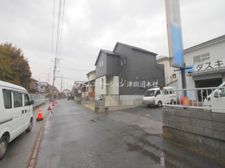 【前面道路含む現地写真】