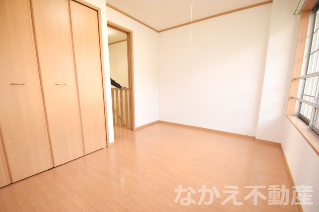 【寝室】 | 落ち着いた色調の寝室です