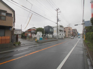 【前面道路含む現地写真】