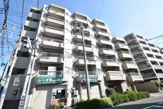 【外観】 | さほど大きなサイズではありませんが、清潔感があり、好感の持てるマンション外観。ぜひ一度、現地でご覧ください。～即日のご見学可能～　お問合せはお気軽にどうぞ。