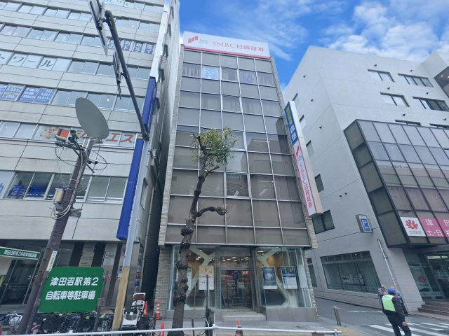 興松ビルの外観