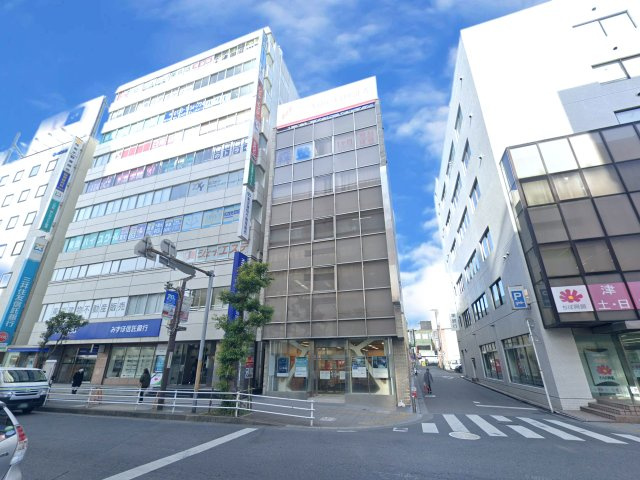 興松ビルの外観