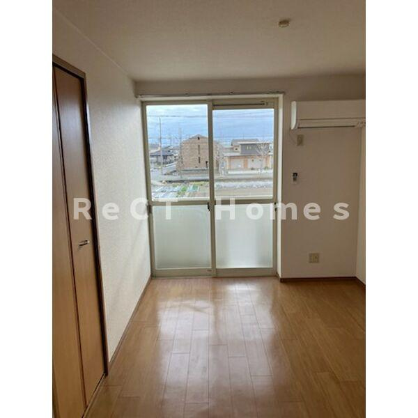 ファミール蓼野の居間・リビング