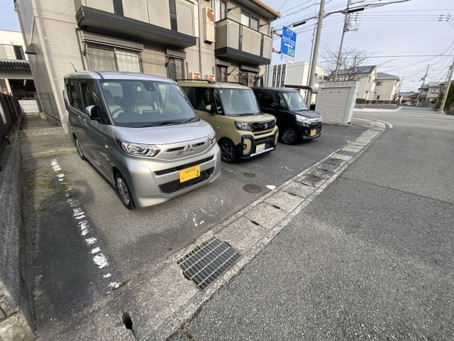 サニーハイツの駐車場