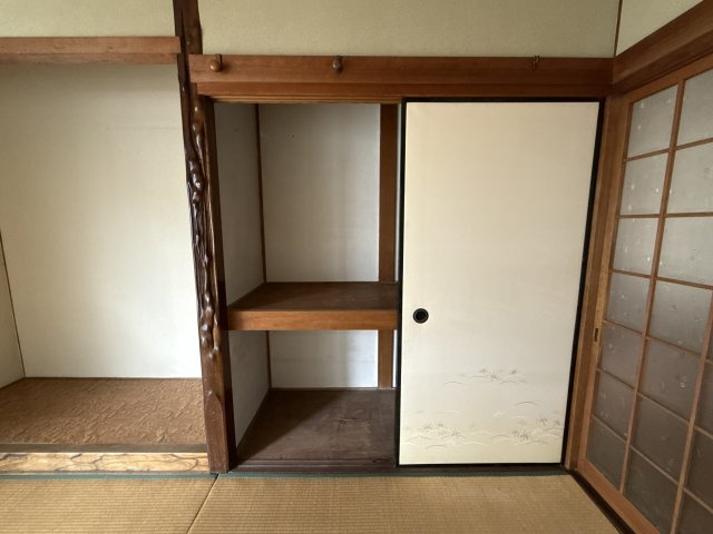 東今宿山名貸家の収納