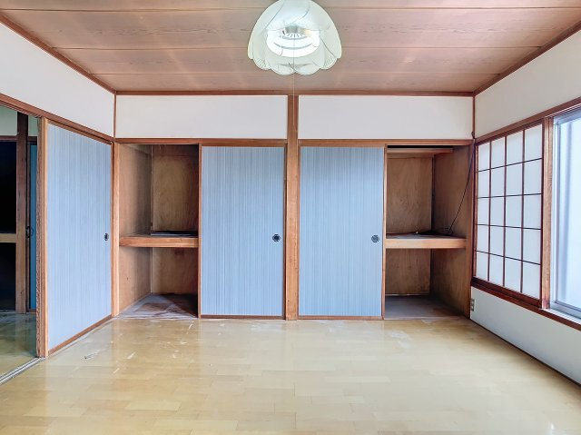 昼はおべんと、夜はやきとり。の洋室|こんなに収納力のあるお部屋はなかなかないです☆