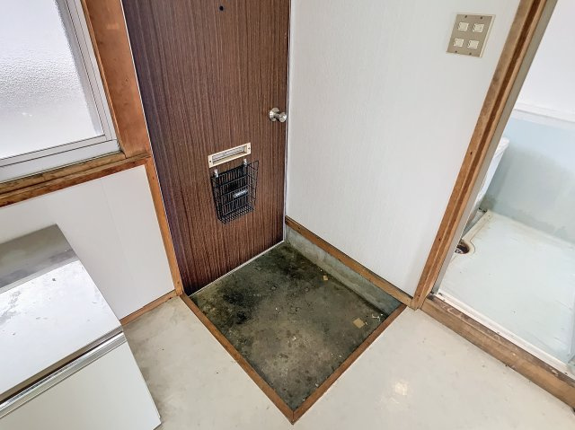 昼はおべんと、夜はやきとり。の玄関