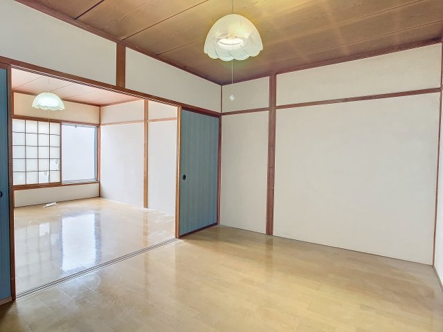 昼はおべんと、夜はやきとり。の洋室