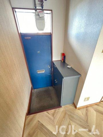 東城ハイツの玄関