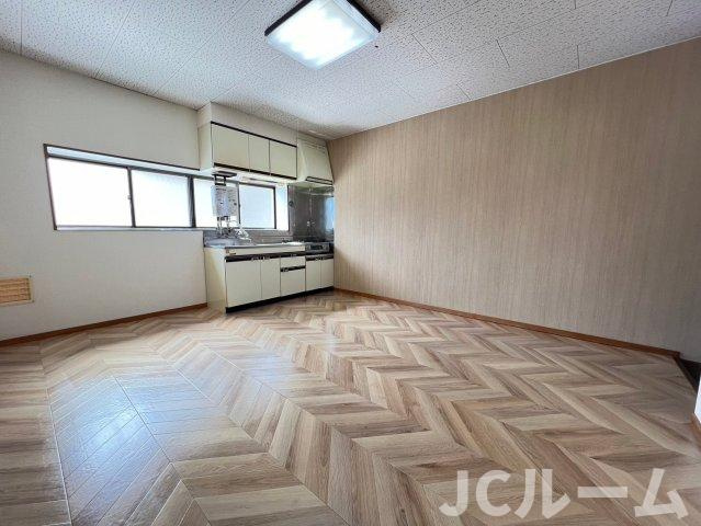 東城ハイツの居間・リビング
