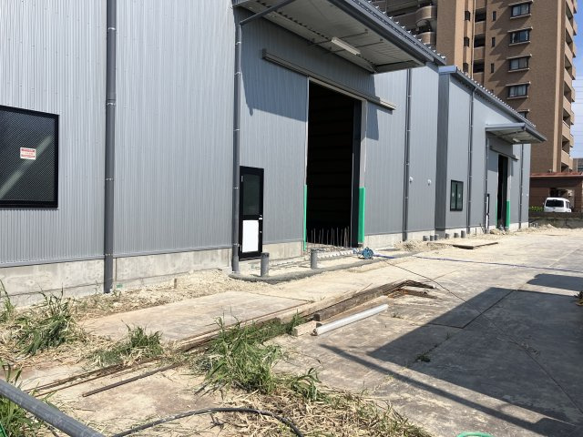 瑞穂町倉庫の駐車場