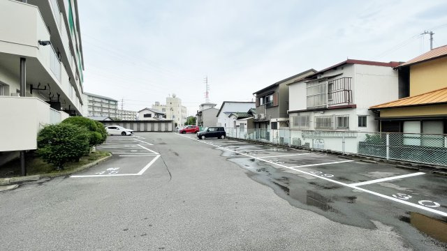 近藤第3ビルの駐車場