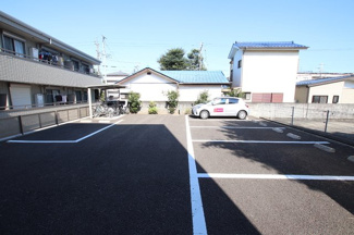 ★敷地内駐車場★（空き状況・使用料等詳細はご確認下さい）