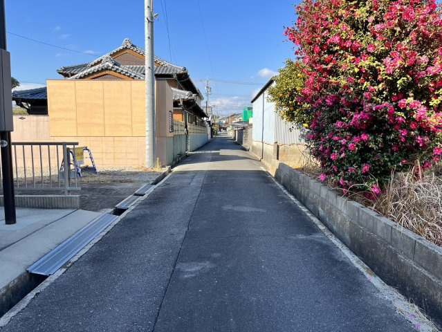 鈴鹿市北江島町 売土地 の前面道路含む現地写真