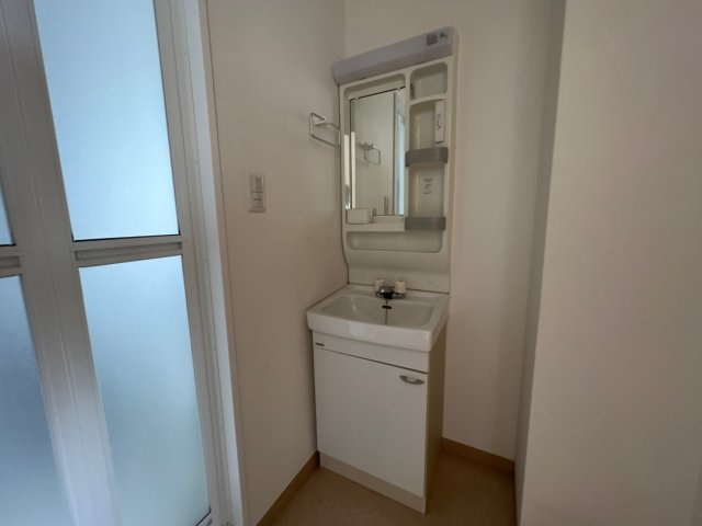 FELICE朝日町の独立洗面台