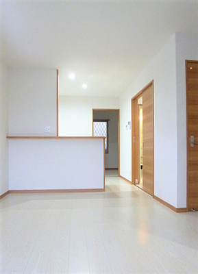 【居間・リビング】 | エスカレント国分 | 内装もきれいです