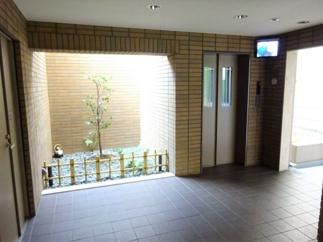 近鉄『伏見』駅まで徒歩１１分＆３沿線利用ＯＫ☆家事動線良好の３ＬＤＫ☆ディオ・フェルティ丹波橋左芳館のその他共用部分|エレベーター