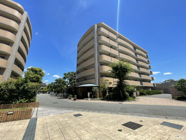 近鉄『伏見』駅まで徒歩１１分＆３沿線利用ＯＫ☆家事動線良好の３ＬＤＫ☆ディオ・フェルティ丹波橋左芳館の外観|マンション外観