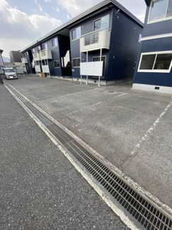 【駐車場】 | グランドール多治米　A | 車をお持ちの方に嬉しい駐車場付きの物件です