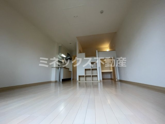 【居間・リビング】 | グランツリー | 同タイプのお部屋の写真。現況を優先します。