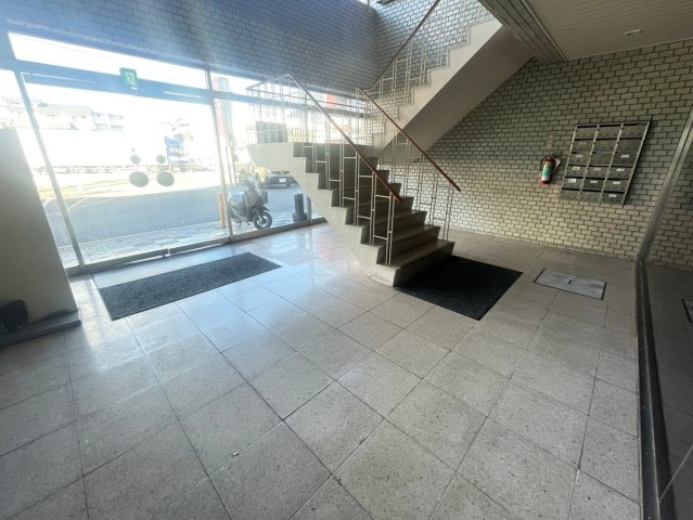 東新町 元町ハイツのロビー