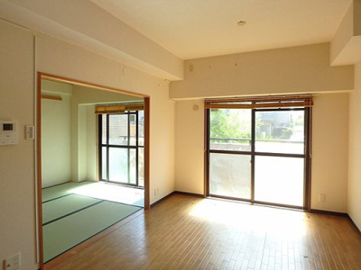 【居間・リビング】 | ユマン蛍苑 | ※同タイプの写真となり、実際のお部屋とは異なる場合があります