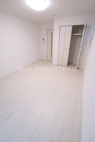 リブリ・国立の寝室