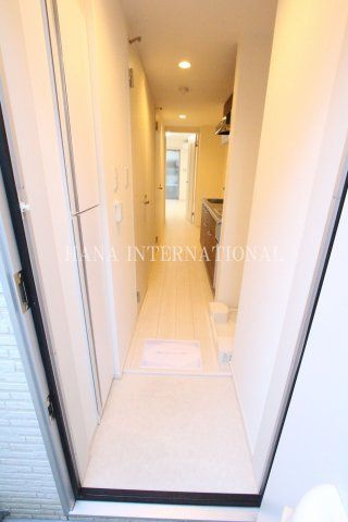 リブリ・国立の玄関