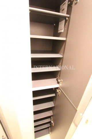 リブリ・国立の収納