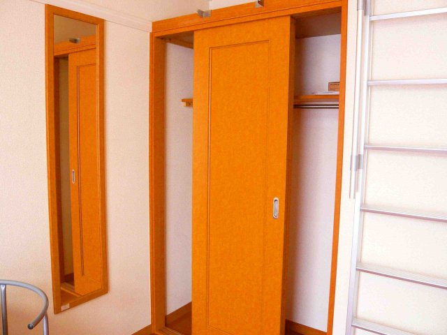 レオパレスライラックハウスの収納