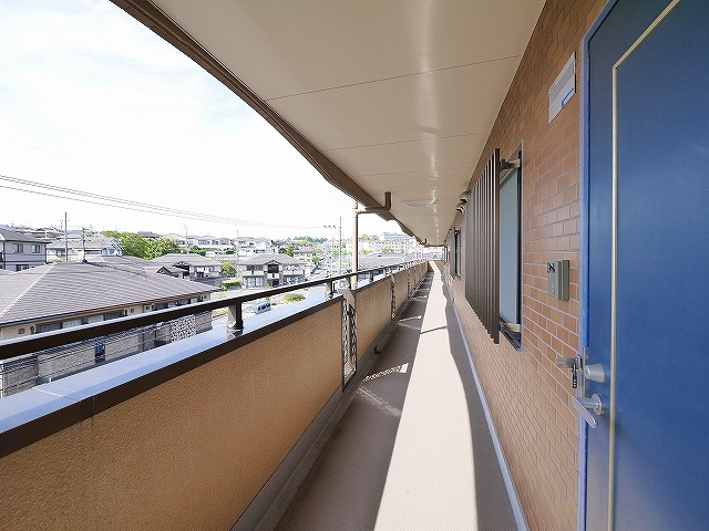 ファミール学園前のエントランス