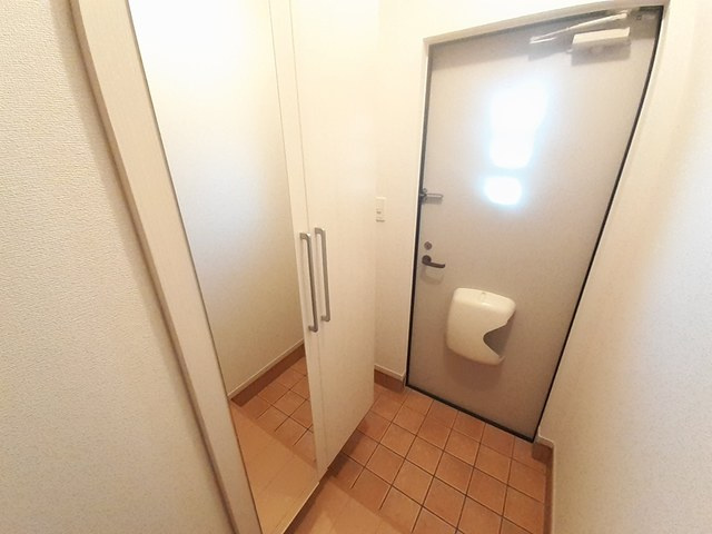 リバティ　１１の玄関|玄関