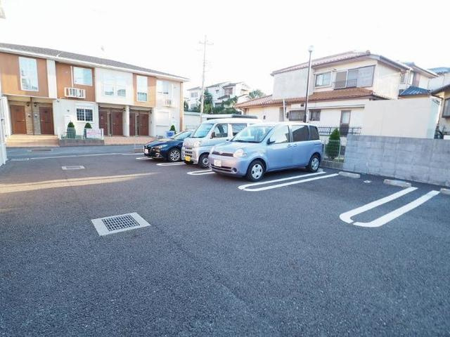 リバティ　１１の駐車場|駐車場