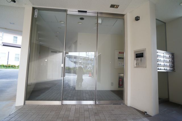 シオン中山のエントランス