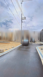 【前面道路含む現地写真】