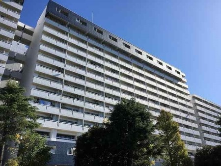 川崎河原町分譲共同ビル13号棟　（川崎市幸区河原町）の外観|新規内装フルリフォーム　2LDK+W　最上階14階13階のメゾネットタイプ　　昭和50年10月築　北東向き　耐震改修工事　大規模修繕工事実施済　敷地内には公園や保育園もあり　フラット35利用可　　