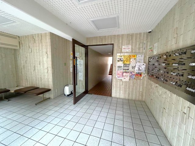 メイゾン鞍馬口のエントランス|エントランス・集合ポスト