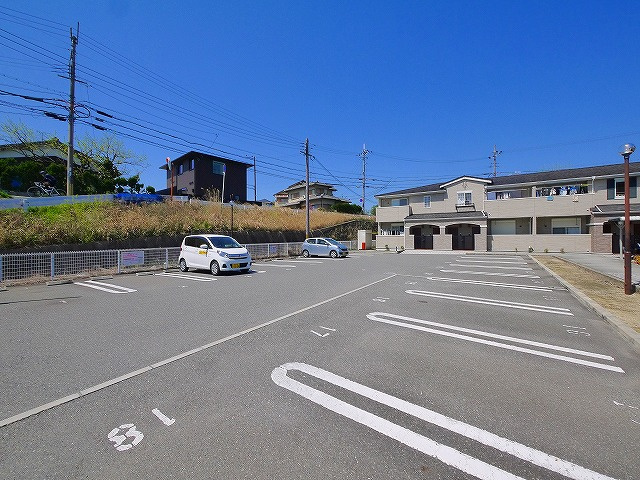 イル　ベラージオ　Ｂの駐車場|駐車場があるので、車を買う予定の方も安心です